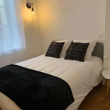 Joli Avec Cachet Dans Le Vieux Lila